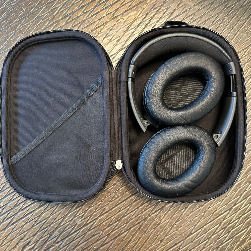 Bose Quiet Comfort headphones